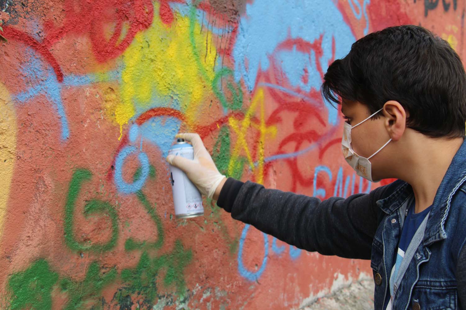 Disleksili Çocuklar VR ile Sanal Gezintiye Çıktı, Graffiti ile Beşiktaş Duvarlarını Renklendirdi