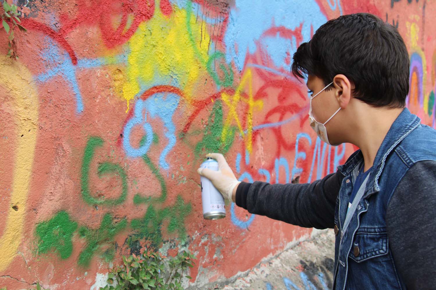 Disleksili Çocuklar VR ile Sanal Gezintiye Çıktı, Graffiti ile Beşiktaş Duvarlarını Renklendirdi