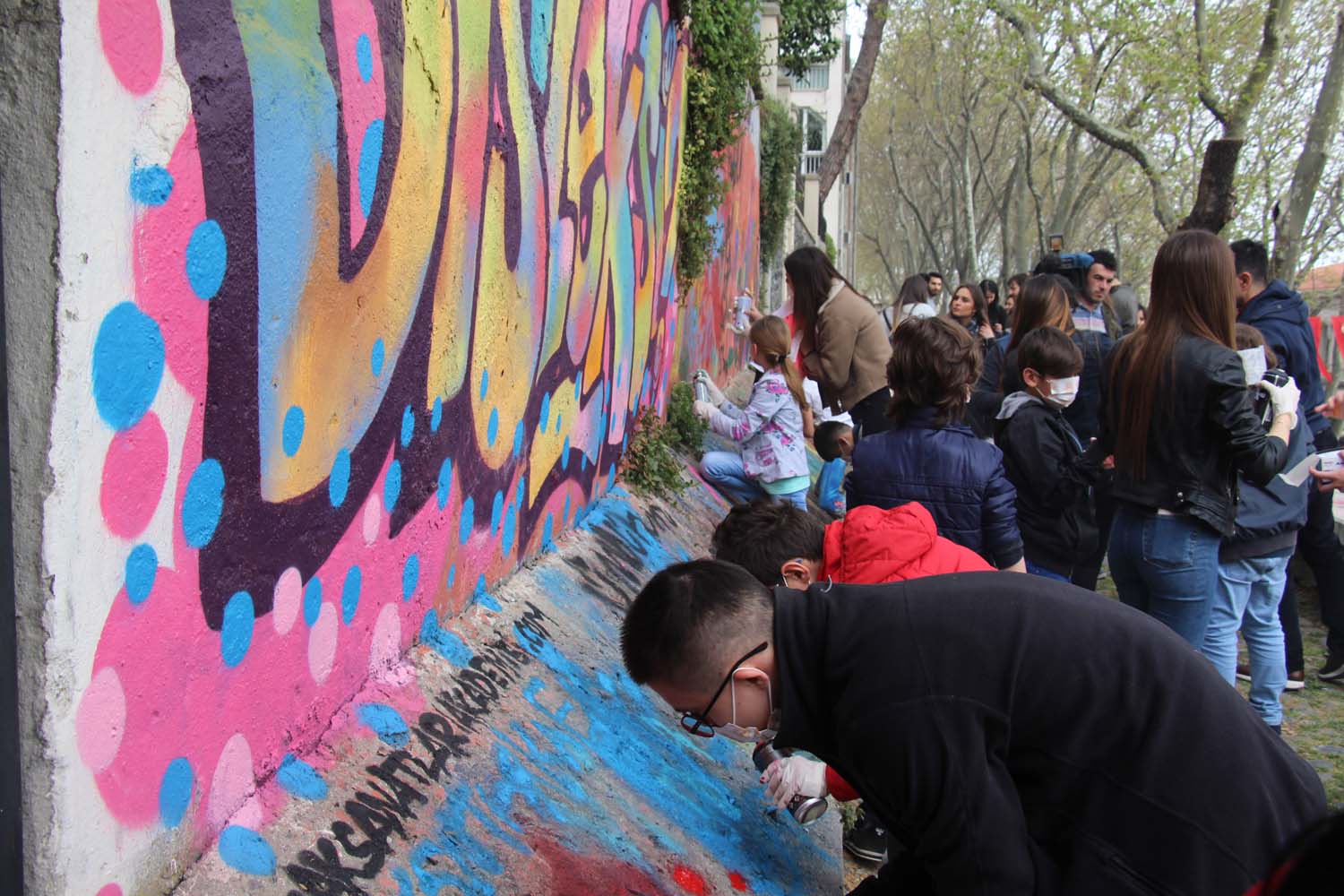 Disleksili Çocuklar VR ile Sanal Gezintiye Çıktı, Graffiti ile Beşiktaş Duvarlarını Renklendirdi