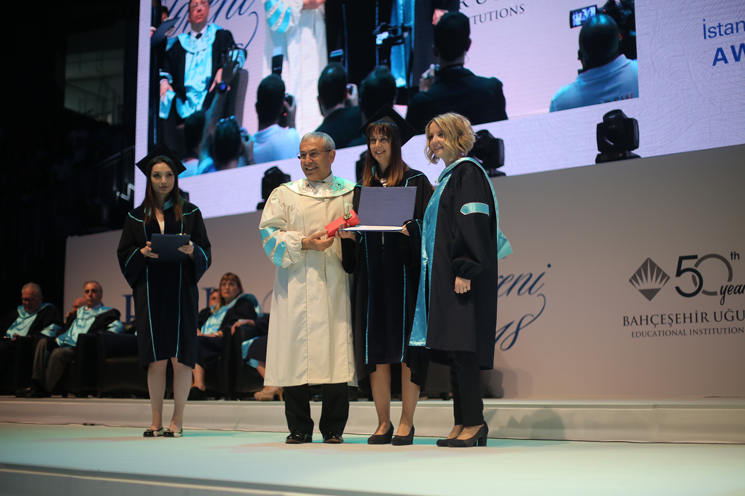 Bahçeşehir Üniversitesi 2017-2018 Mezuniyet Töreni