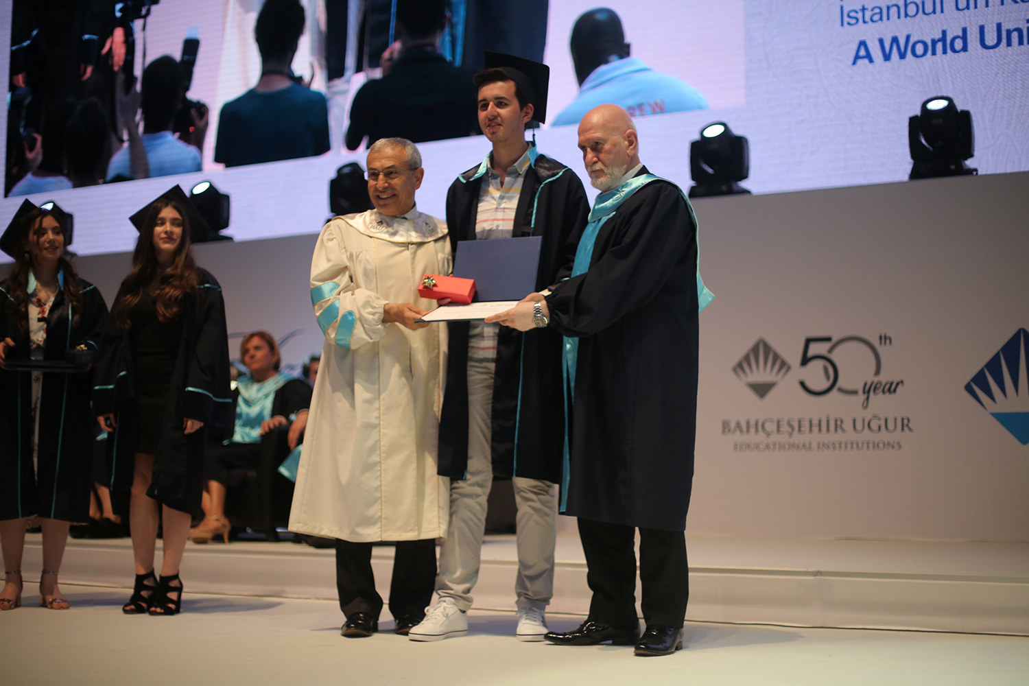 Bahçeşehir Üniversitesi 2017-2018 Mezuniyet Töreni