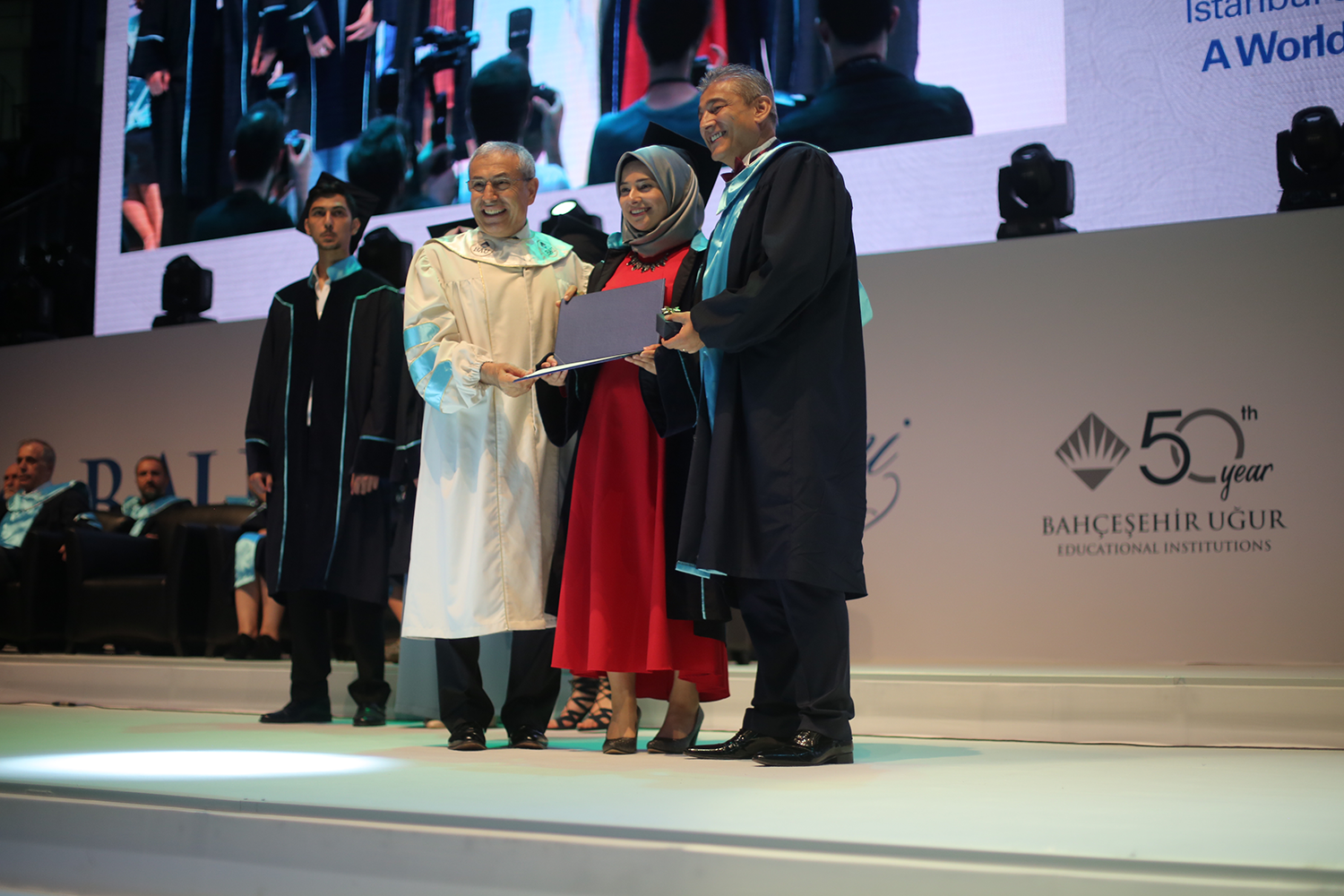 Bahçeşehir Üniversitesi 2017-2018 Mezuniyet Töreni