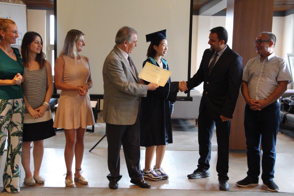 BAU Çinli Öğrencilerini Mezun Etti