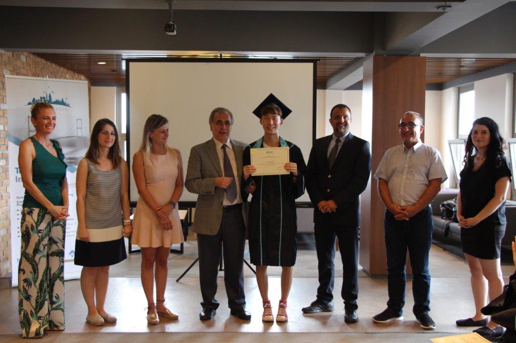 BAU Çinli Öğrencilerini Mezun Etti