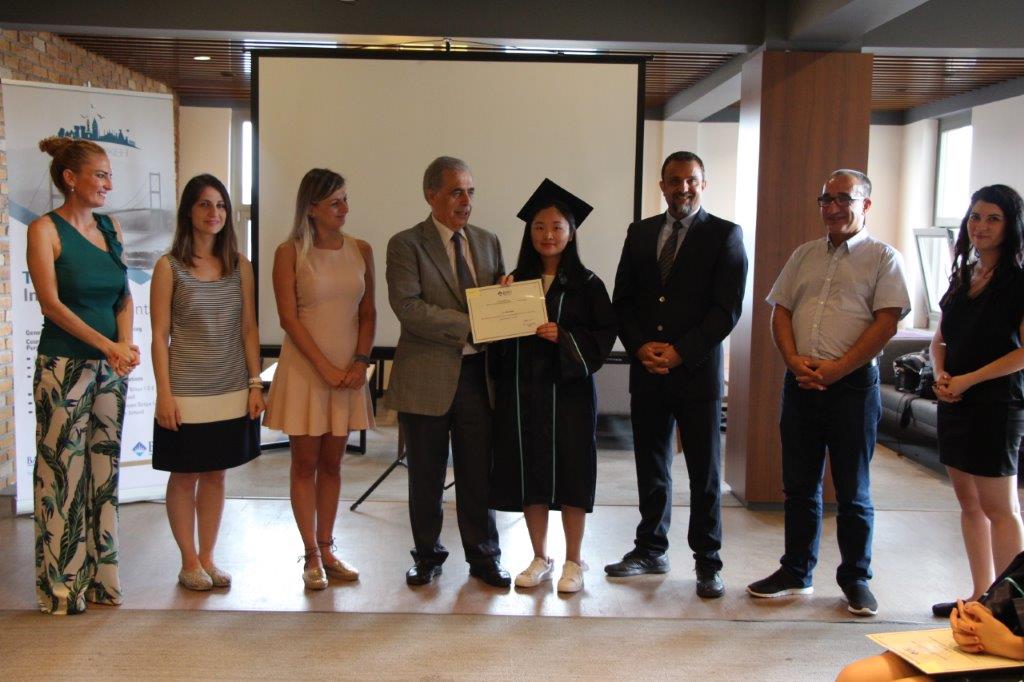 BAU Çinli Öğrencilerini Mezun Etti