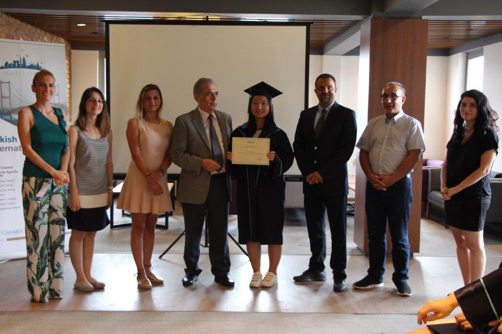 BAU Çinli Öğrencilerini Mezun Etti