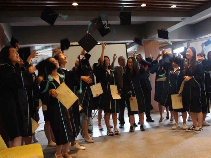 BAU Çinli Öğrencilerini Mezun Etti