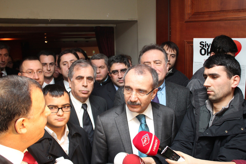 Siyaset Okulu 9'un Açılışını Bakan Dinçer Yaptı