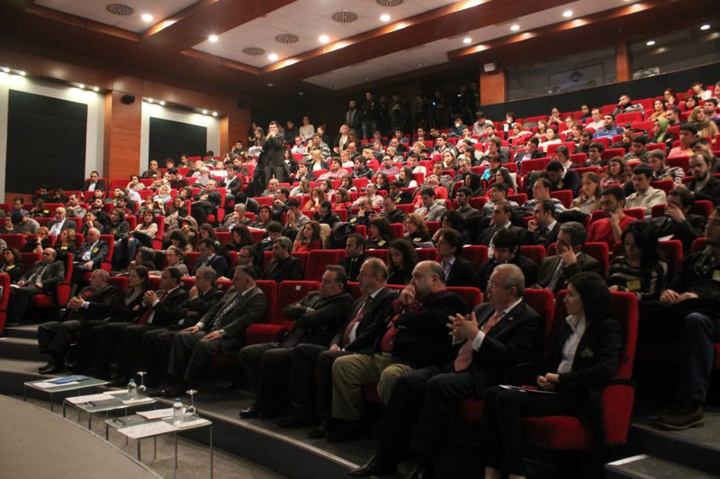 Siyaset Okulu 9'un Açılışını Bakan Dinçer Yaptı