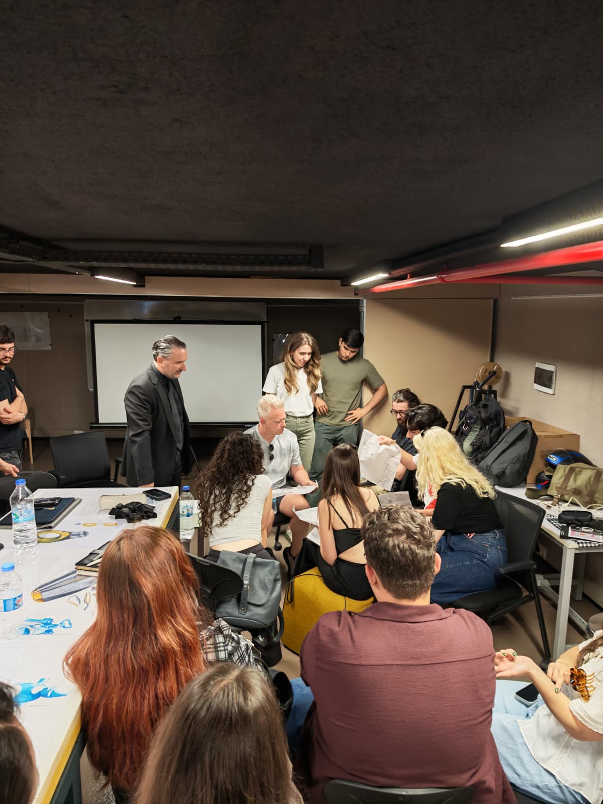 Nest Without Borders - İstanbul'daki Sokak Hayvanları için Tasarım Çalıştayı