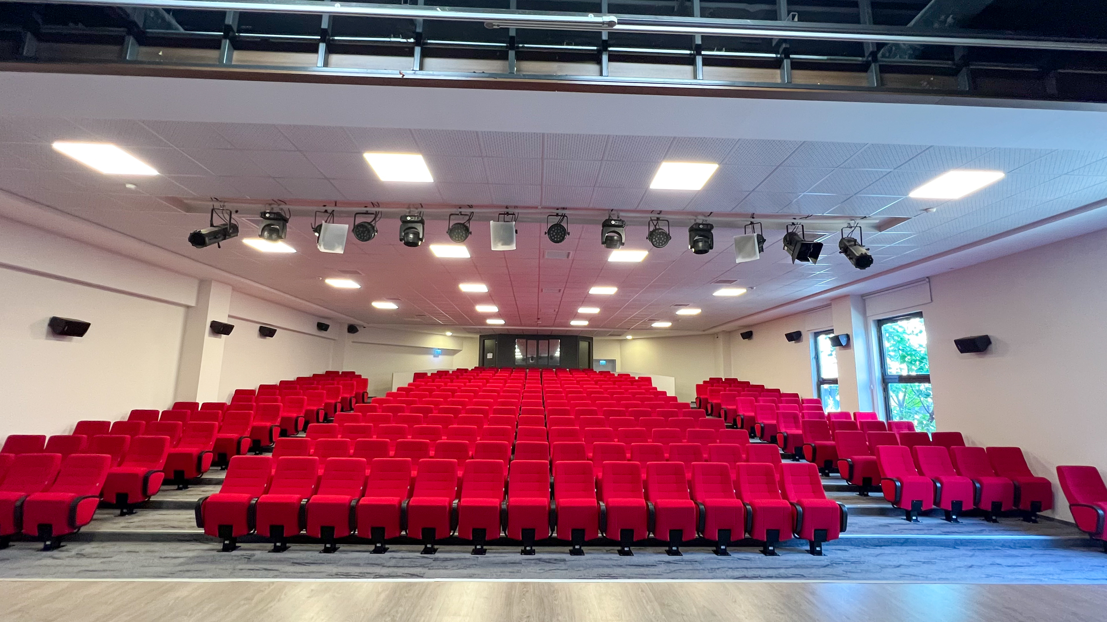 Toplantı ve Konferans Salonları