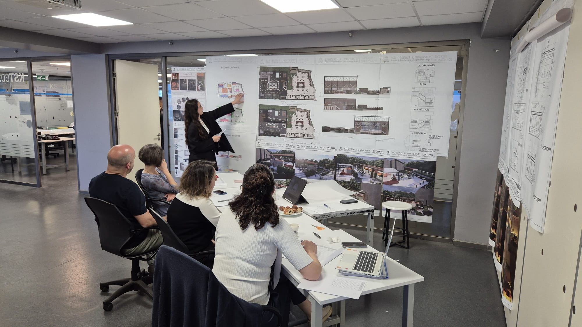 4. Sınıf Jürileri ve Öğrenci Projeleri