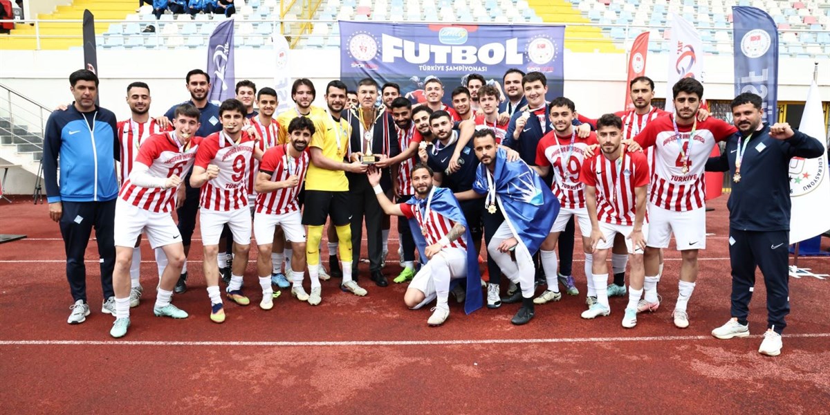 Bahçeşehir Üniversitesi Ünilig Futbol Türkiye Şampiyonu Oldu