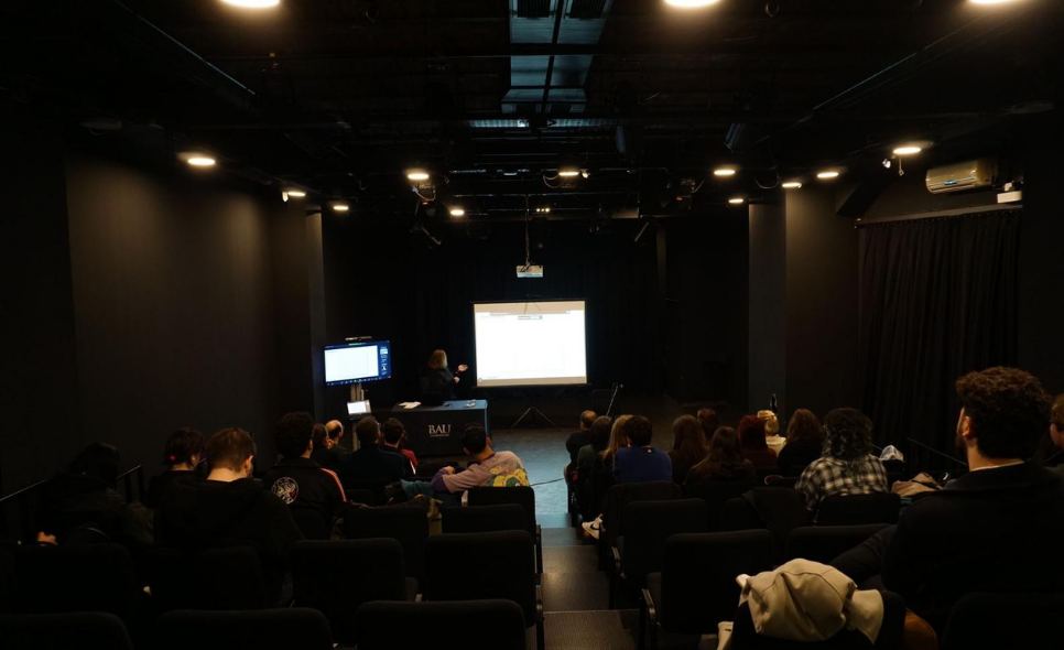 Dr Değirmenci from Harvard University was invited to visit the Musicology Seminar.