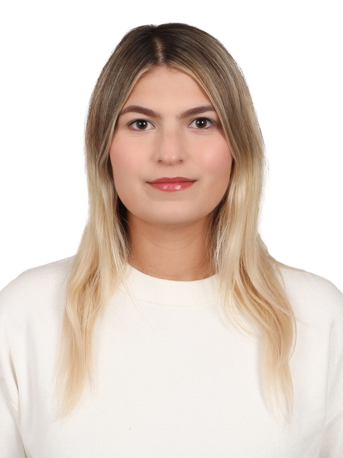 Dilara KERTMEN